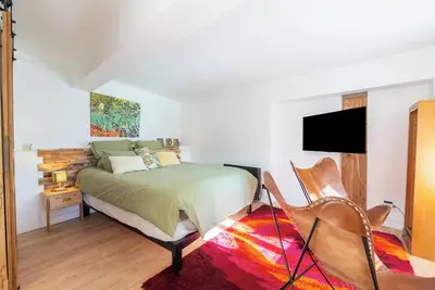 Image de Chambre 'La Meule' avec vue sur les montagnes, piscine partagée et Wi-Fi