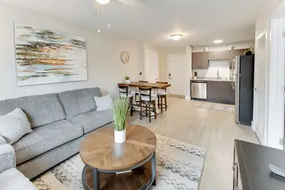 Image de Riverfront Retreat | 3 Bed, 3 Bath | Sleeps 6