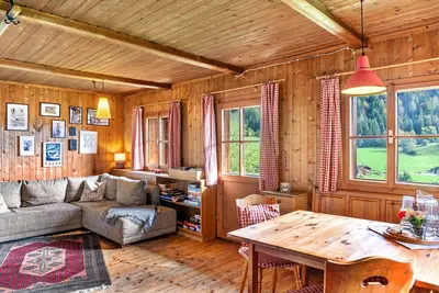 Image de Appartement 'Obergeschoss' avec vue sur montagne et balcon