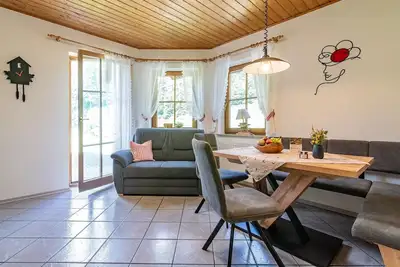 Image de Appartement \"Wiesengrund\" avec vue sur les montagnes, terrasse privée et Wi-Fi