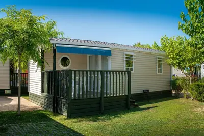 Image de Mobil-home spacieux avec jardin