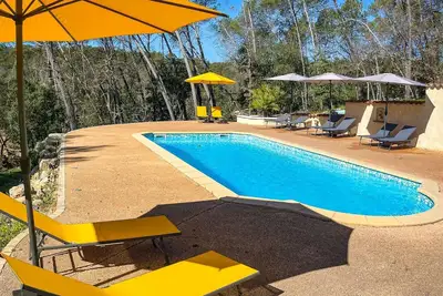 Image de Villa d'exception au cœur de la nature provençale