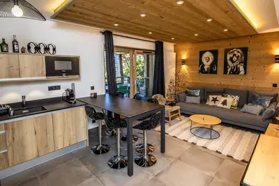Image de Appartement de standing calme avec terrasse, espace bien-être et parking privé