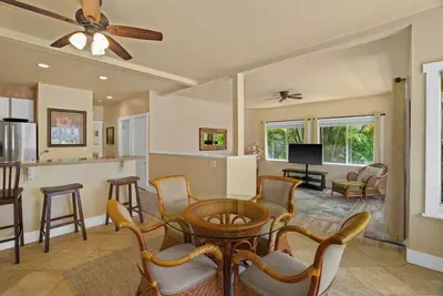 Image de Poipu Kai Regency 211 - Two-bedroom Garden View condo on the island of Kaua'i.