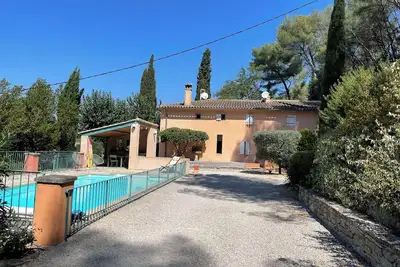 Image de Maison de famille entre pinède et vignes à 15mn de la plage