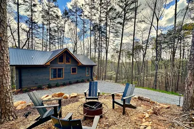 Image de Gorgeous Canopy - Privacy, Views, Hot Tub, Fireplace, btwn Blue Ridge & Ellijay!
