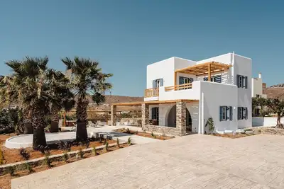 Image de Diamond of Cyclades beautiful newly renovated villa for 11 with pool & Jacuzzi