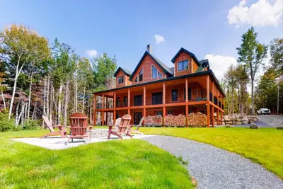 Image de Wicked Moose Cabin* Waterfront*Sleeps 12* Hottub*