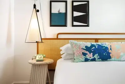 Image de Charming Bungalow Perfect for Families! Free Breakfast and Pool Access