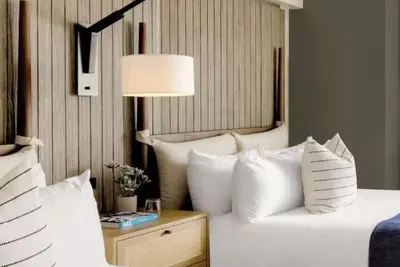 Image de Scenic Newport Escape Offering Water Views & Multiple Dining Options | 2 Units