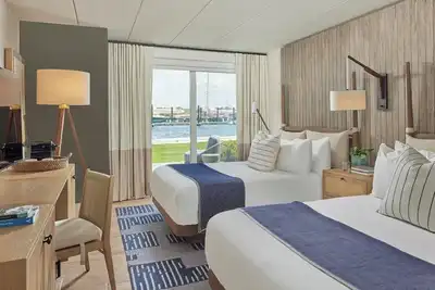 Image de Newport Harbor Gem: Unmatched Views, Scenic Walk to Downtown | 2 Waterview Room