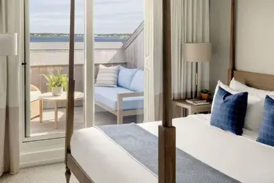 Image de Family Ready Suite w/ Balcony & Living Area | Pets Are Allowed | Near Downtown