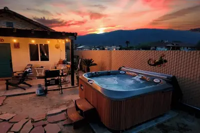 Image de Espacio Para Disfrutar el Cielo Nocturno Dentro de una Bañera con Hidromasajes