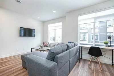 Image de New Home, Double Car Garage & Close to Airport