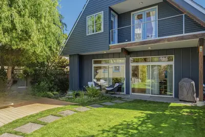 Image de 4br 4ba The Gardens at Queen Anne