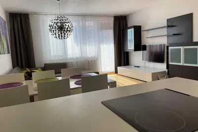 Image de Family friendly 2-bedroom apartment in Bratislava with WiFi next to Tipos Arena