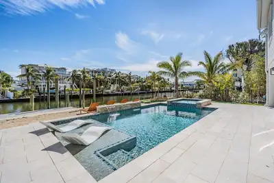 Image de New Luxury Getaway on Anna Maria Island