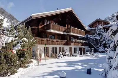 Image de Chalet de 7 chambres avec piscine privée