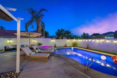 Image de Desert Luxury Retreat w/ Pool, Hot Tub & Game Room