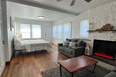 Home with amazing location, 25min to Wintergreen, 30 min to Charlottesville, 20 min Staunton