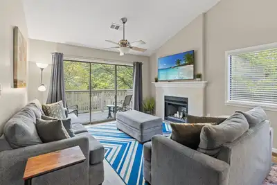 Image de Kingston Whp 20e 2nd floor Villa w/pool/beach