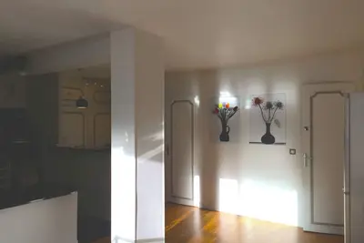 Image de Voll Ausgestattete 100qm 4 Zimmer Wohnung nah Eiffel Turm