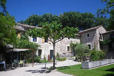 Image de Domaine au coeur de la Drôme Provençale, idéal en famille ou entre amis