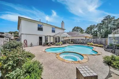 Image de Charming 4-bedroom house with Ac and WiFi in Spring