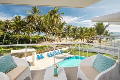 Image de Direct View and Access to the Beach!