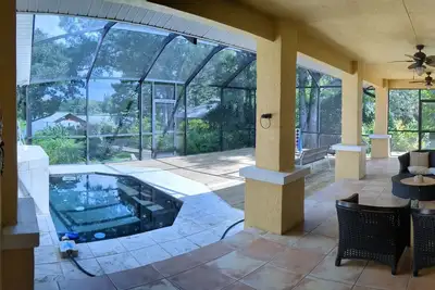 Image de Lakeside Estate\nSpring Training\nGasparilla\nNatural Beauty\nSleeps 13\nGood Fishing