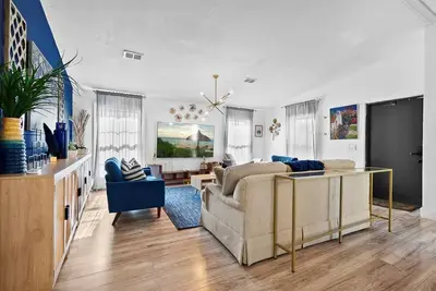 Image de Charming 4-Bedroom Oasis in Wpb