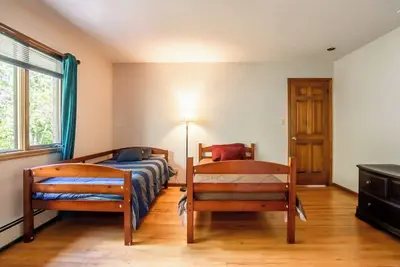 Image de Spacious 5-bedroom apartment with Ac and WiFi in charming Parsippany-Troy Hills