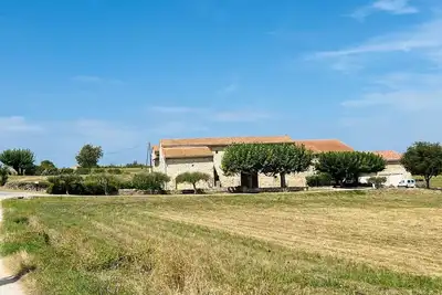 Image de Gîte 6 personnes, 3 chambres dans le Sud de la France St hilaire de Brethmas.