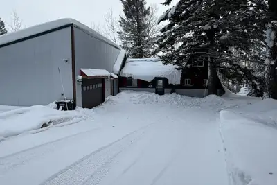Image de Ynp, Firepit, Garage, Kid's Slide, Bbq Grill