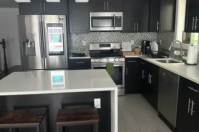 Image de Luxe 3bd2bth Apt 15min to Nyc parking\/wsh. dry\/crib\/TVs