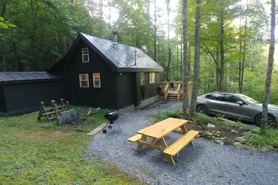 Image de Cozy cabin in the Cherokee National Forest.