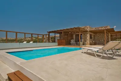 Image de Sea Front Karpathos Apartment | Apartment Tau | Furnished Terrace | Private Swimming Pool | Shared Seating Area with with Stunning Sea Views | Michaliou Kipos