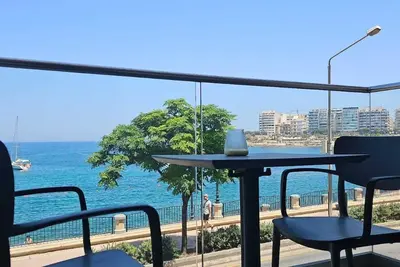 Image de Front Seaview Modern Apartment St Julian's Beach