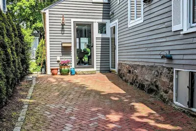 Image de Cozy Seaside studio in charming Marblehead with Ac, WiFi. Short walk to downtown