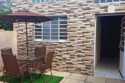 Image de House with ample space located in a quiet area with easy access to the beach.