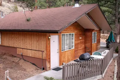 Image de Large Studio Style Suite with Personal Patio with Grill