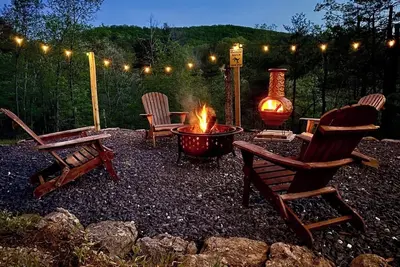 Image de Cozy Family Friendly Cottage: GameRoom, Fire Pits & Mtn Views, Mins 2 Ski Resort