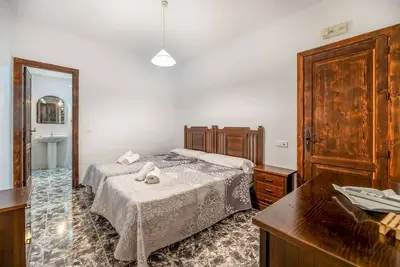 Image de Chambre \"Habitación 6\" avec terrasse partagée, Wi-Fi et climatisation