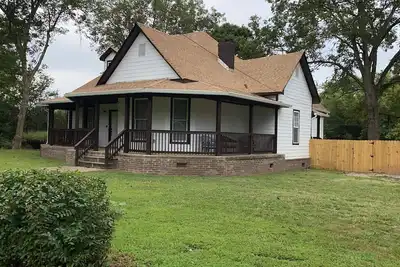 Image de Marvelous 8 Br Home in Breathtaking Whiteville, Tn. Extraordinary Parking