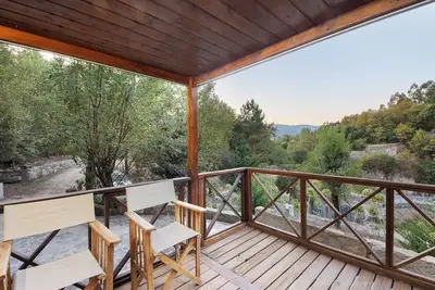 Maison de vacances 'Nature Stone and Villas - Casa 2' vue sur les montagnes, jardin et climatisation
