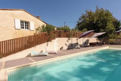 Ilot Vignes Rauzan Gîte proche Saint-Émilion / 8 chambres climatisées / 8 Sdb