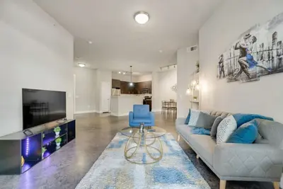 Image de Serene 2br I Pool I Gym I Free Parking I Workspace