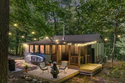 Image de Cozy Creatives & Fishing Cabin