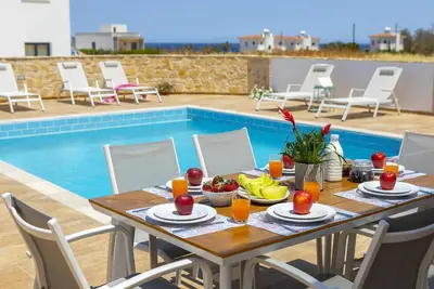 Image de Maison de vacances Pomos pour 1 - 8 personnes avec 4 chambres Ă coucher - Maison de vacances