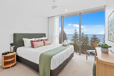Image de Luxury ocean view apartment across from Burleigh Beach!